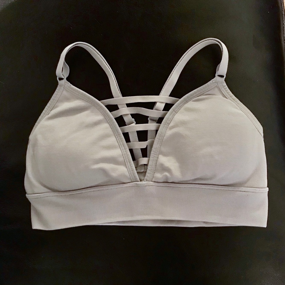 Victoria’s Secret VSX Strappy Ladder Sports Bra S